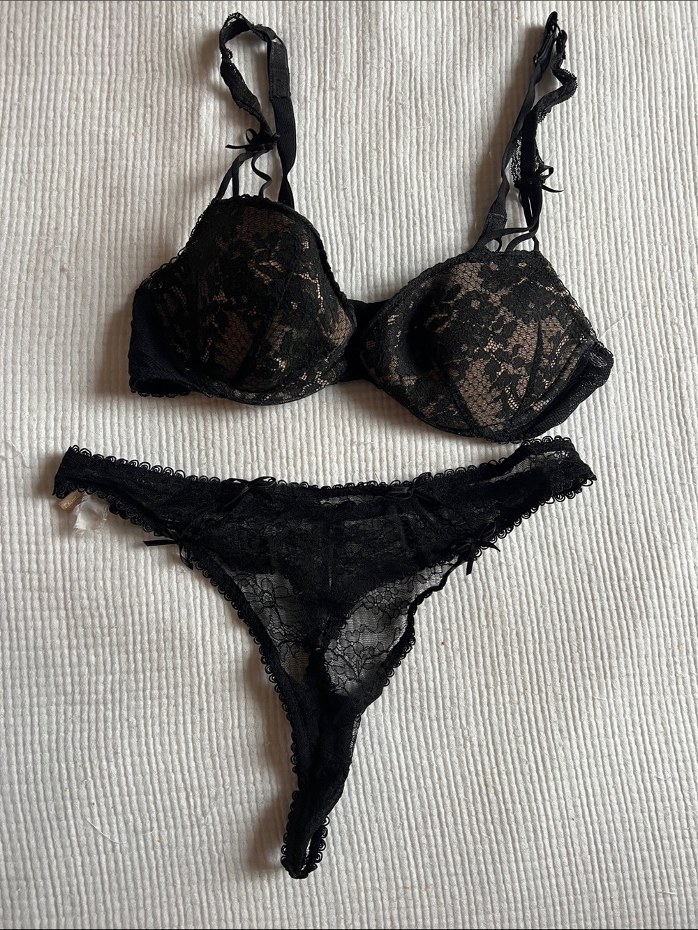 Black Lace Underwire Bra & Lace Thong Set - Women's Intimates
